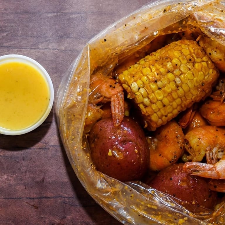 Spicy Cajun Delights: Seafood, Gumbo, Jambalaya